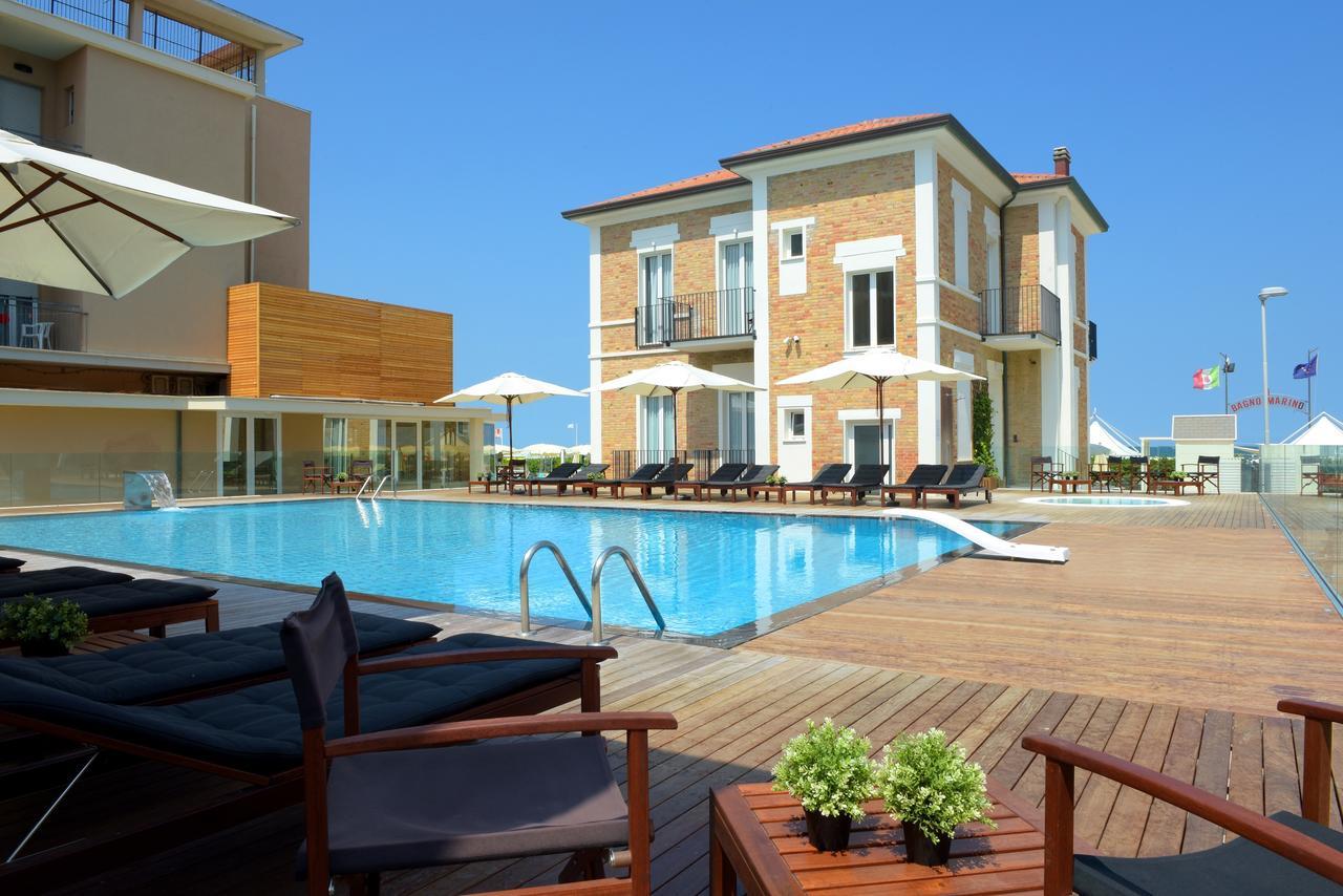 Hotel Capanni 벨레지아아지마리나 외부 사진